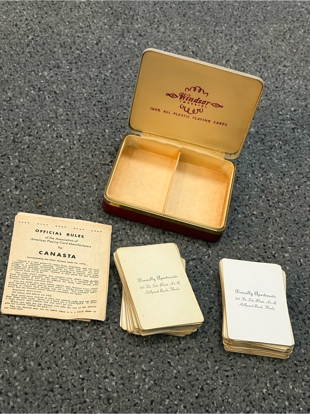 Windsor 1950s Canasta Cream Playing Cards and storage case with Printed Back